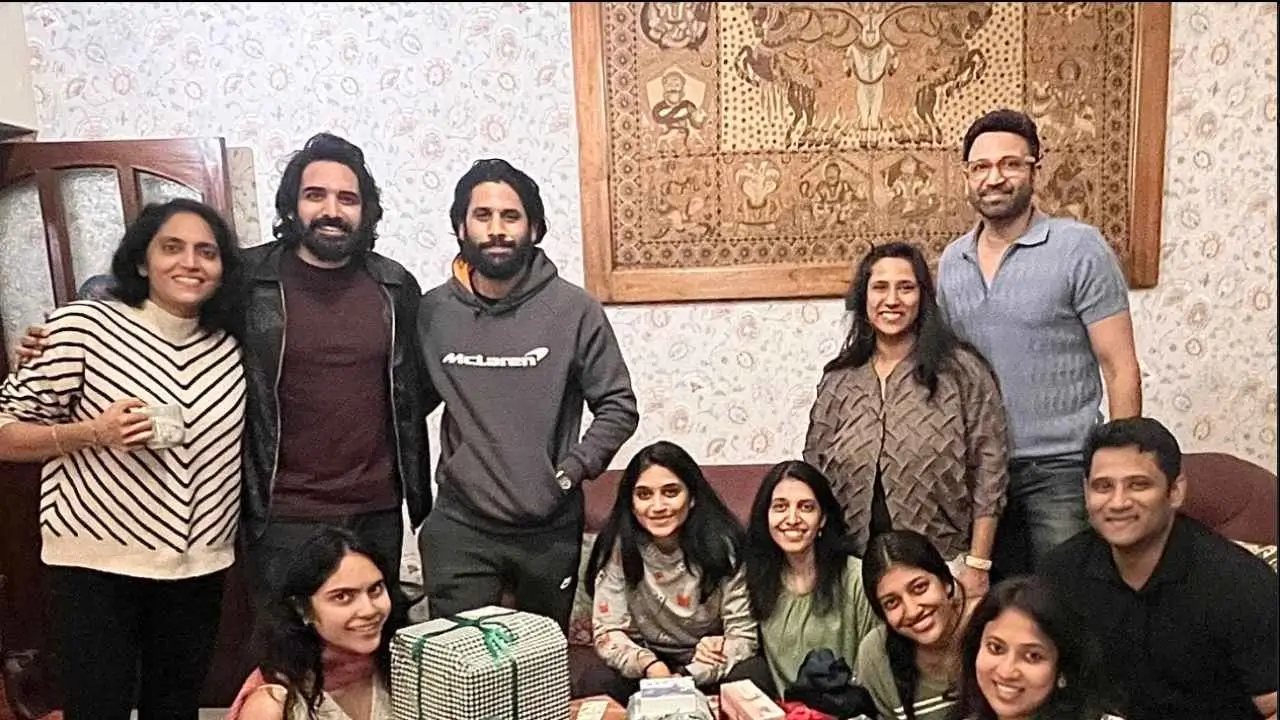 naga-chaitanya-and-sobhita-dhulipala-get-together-with-family